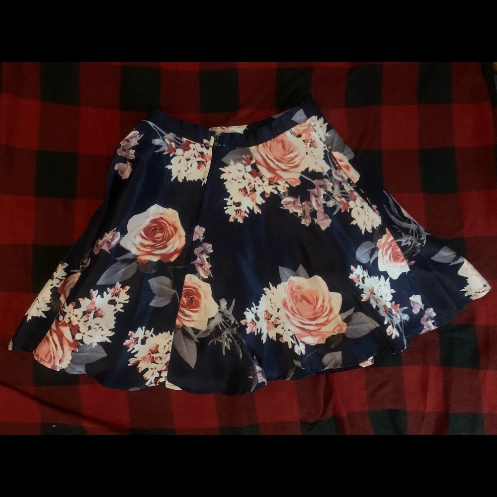 A flower chest blue top new zipper for the skirt formal only been wearing once